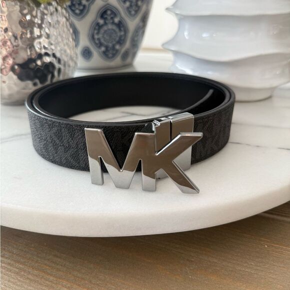 Michael Kors Reversible Signature Logo and Leather
Belt NWOT main image 5